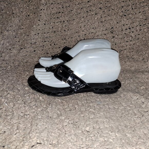 BURBERRY-Quilted Thong Sandal-Black Patent-Pefectly Resoled-Sz 6.5-Excellent - Picture 2 of 9